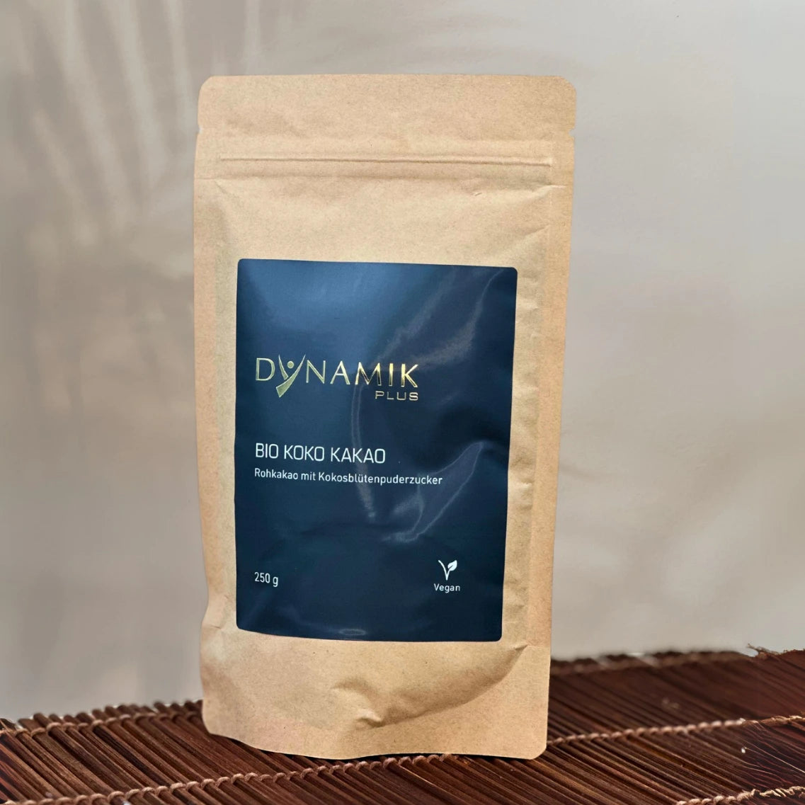 Beiger Kartonbeutel mit DynamikPlus "Bio Koko Kakao" Etikett