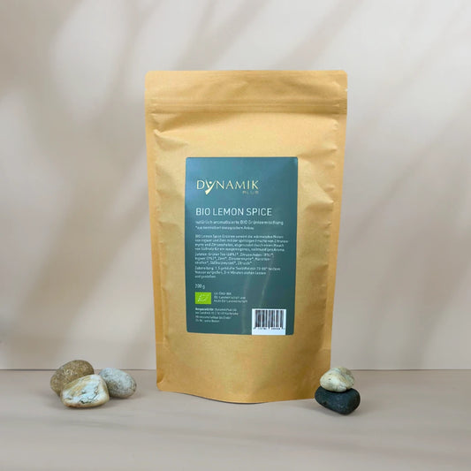 Beiger Kartonbeutel mit DynamikPlus "Bio Lemon Spice" Etikett