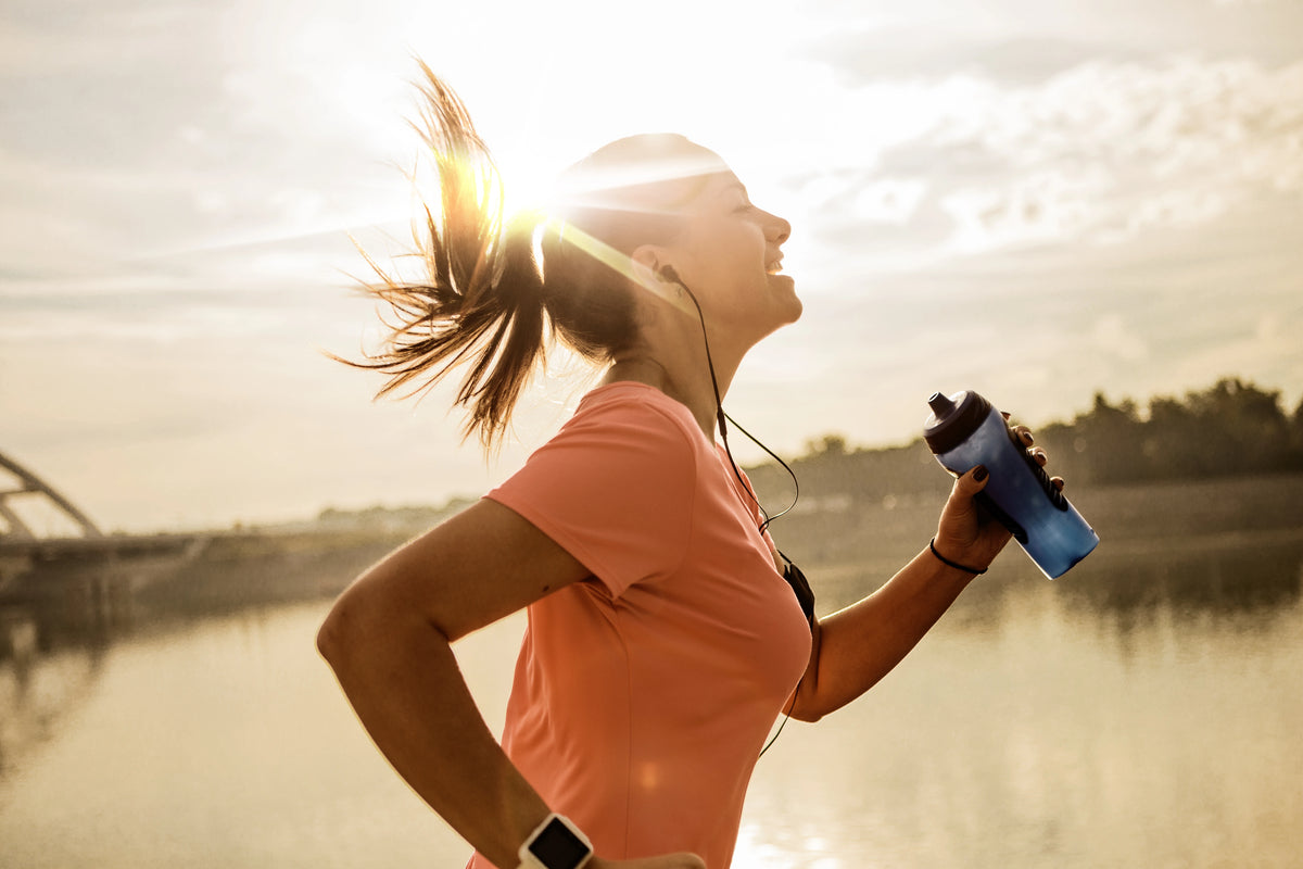 Frau Joggen Sonne Sommer Fitness